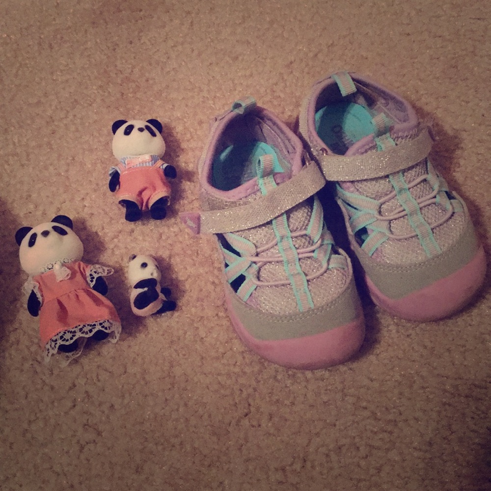 2x$10 Super fun little girls shoes